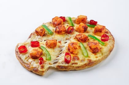 Smoky Paneer Pizza