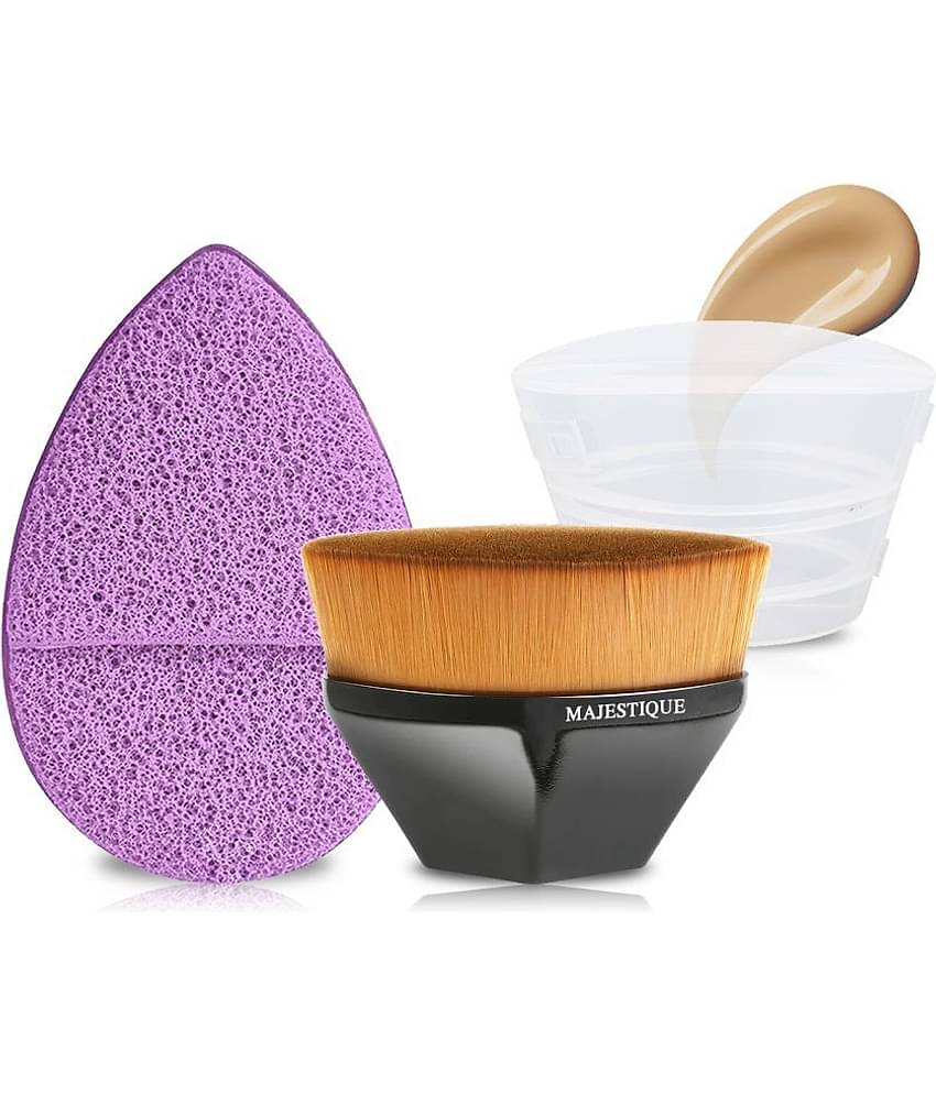 Majestique Flat Foundation Brush With Facial Cleaning Sponge (Pack Of 2) Color May Vary