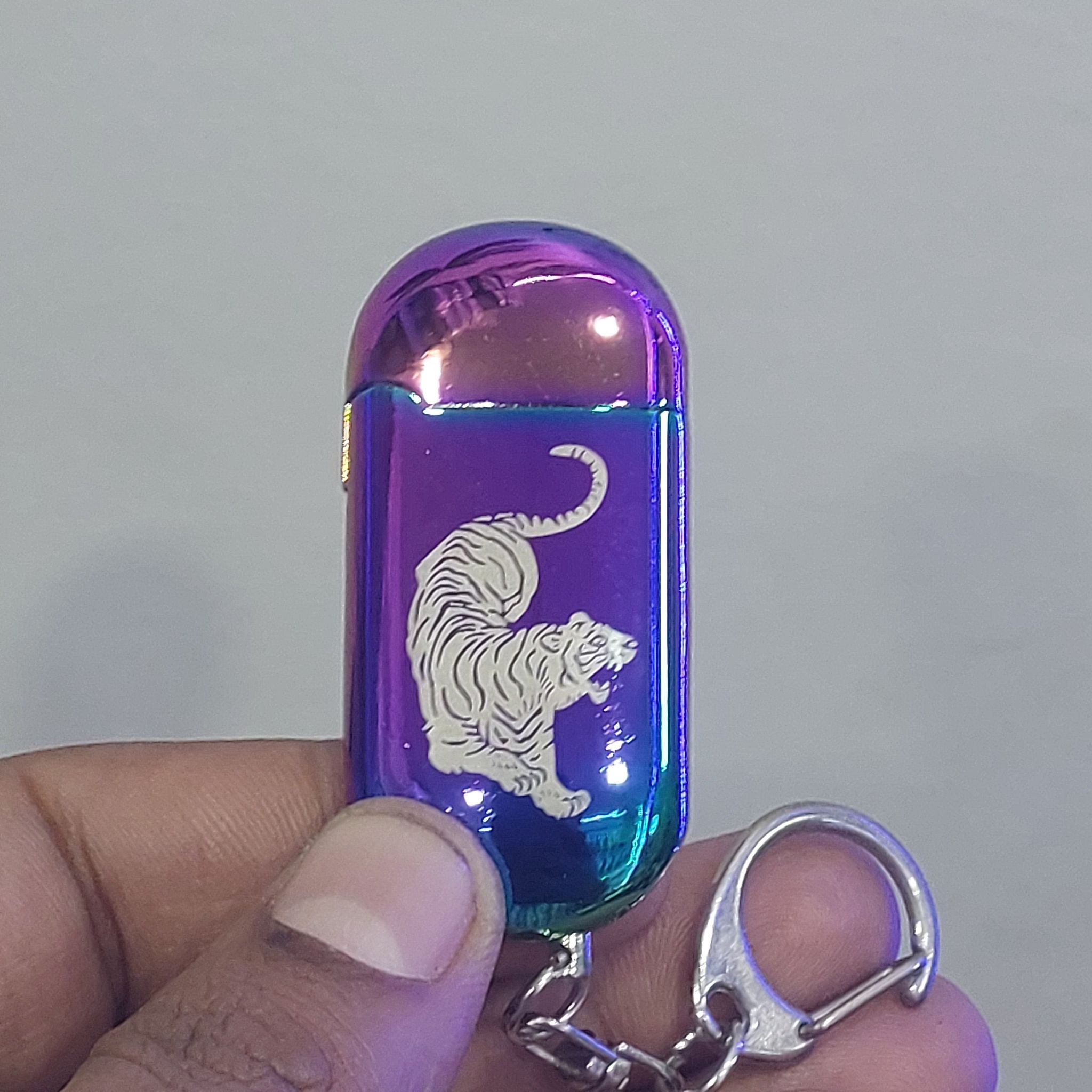 Lion Stricker - Lighter