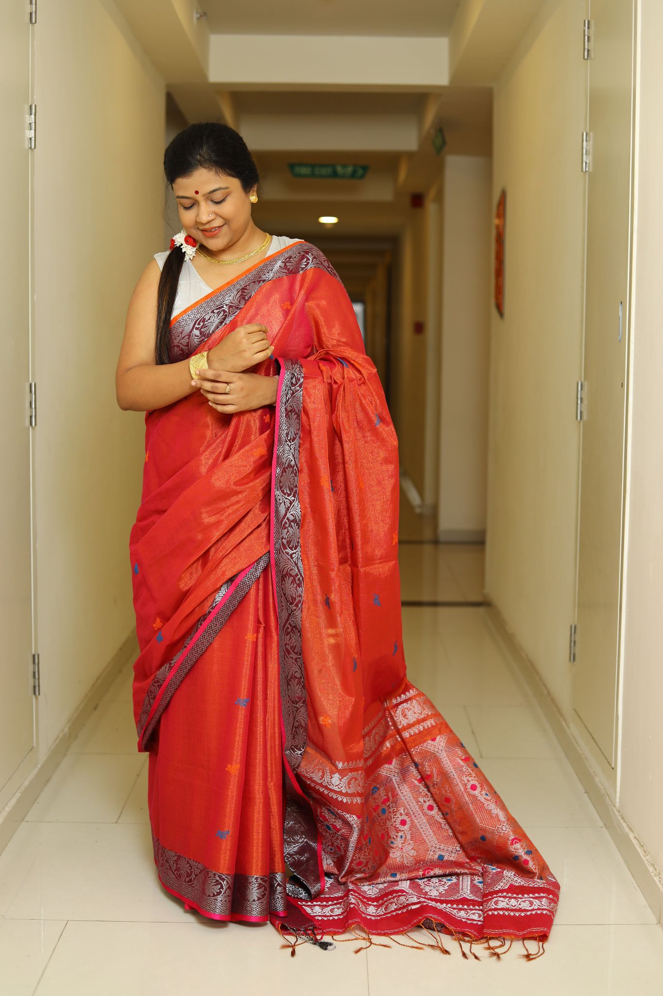 Niharika-Tissue Linen Benarasi / Orangish Red / Tissue Linen