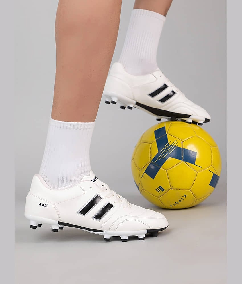 RUN SEVEN ( by GO21 ) F1 Air White Football Shoes