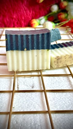 Skin Whitening Handmade Soaps (Charcoal Milk) Pack of 1