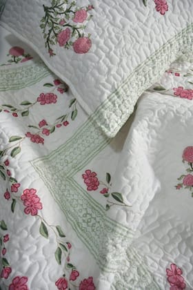 Pink Gulshan Quilted Bedcover : Stylish and Simple King size 90x108 inches