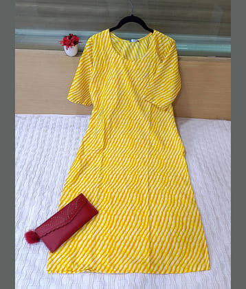 Ethnic Basket Pack of 1 Crepe Printed Straight Women's Kurti - ( Yellow )