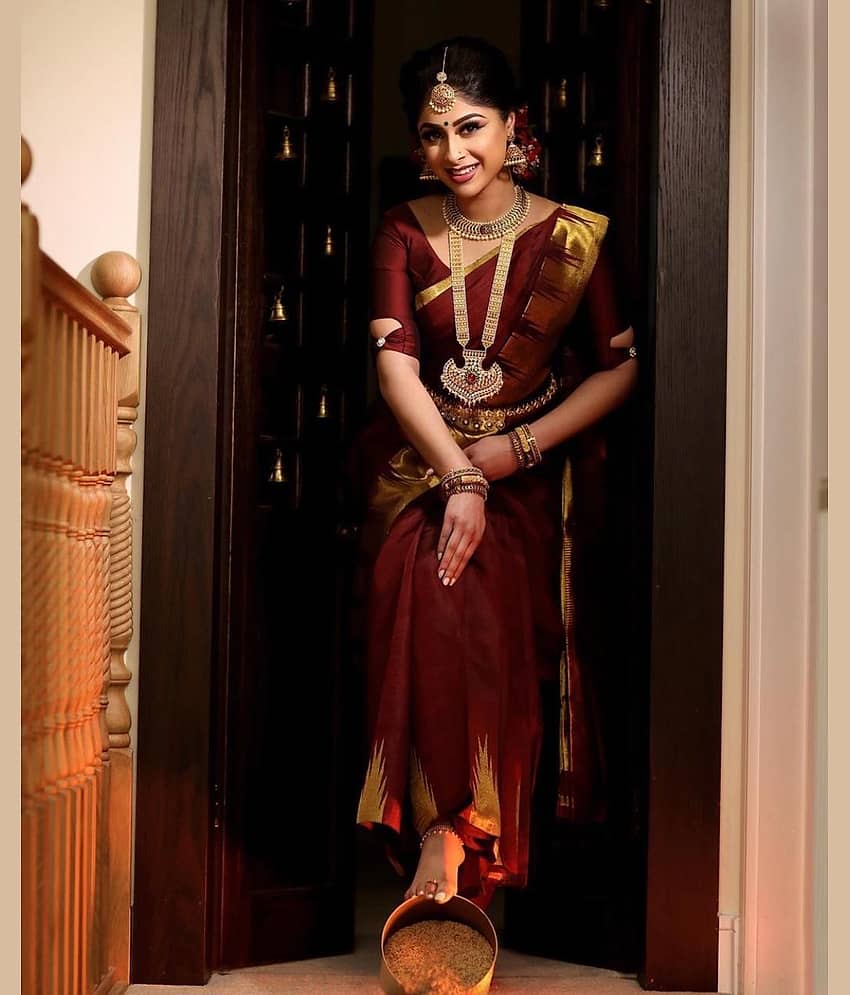 fab woven Art Silk Woven Kanjeevaram Sarees With Unstitched Blouse Piece ( Maroon )