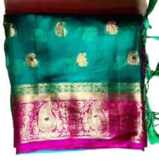 Elegant Silk Saree in Stunning Color