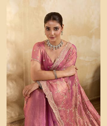 TTH Jimmy Choo Embellished Regular Saree With Unstitched Blouse Piece ( Lavender )