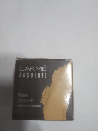 Lakme Absolute  24 beige Crème Concealer Enriched with vitamin e 