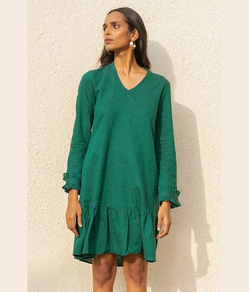 Mantra Fashion Women's Green Solid Cotton Knee Length A-line Dress ( Pack of 1 )