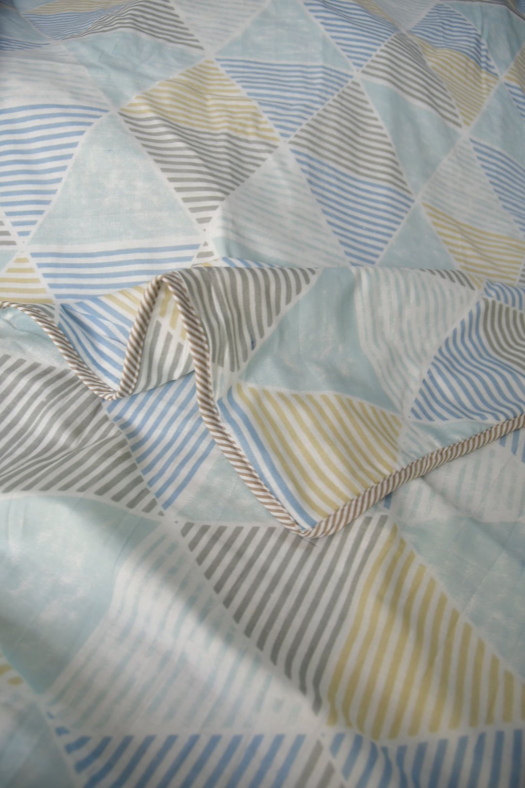 Geometrical and stripes Mul Mul Reversible Dohar Single (Pair)