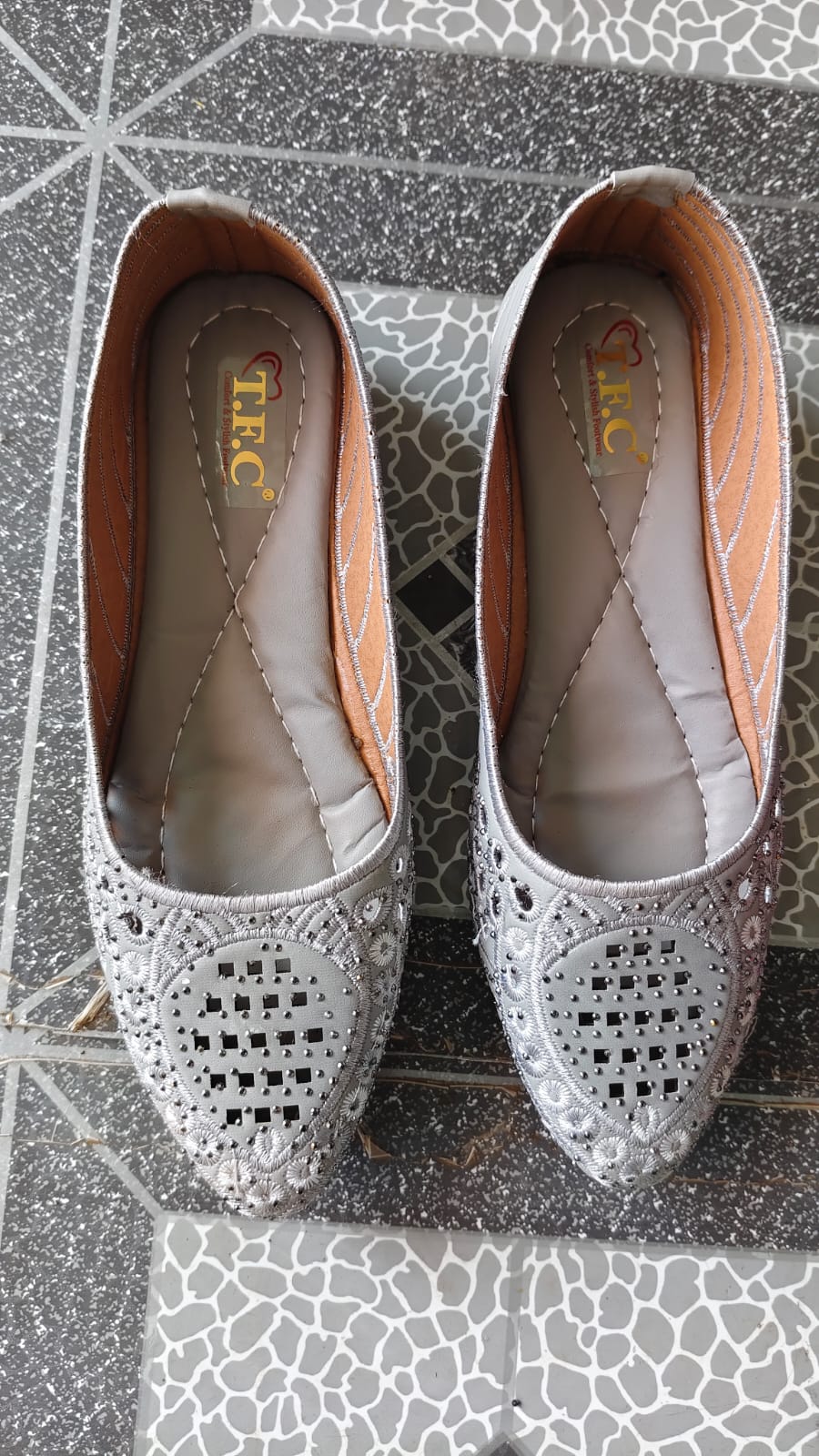 T.R.C Womens Silver Embroidered Bellies