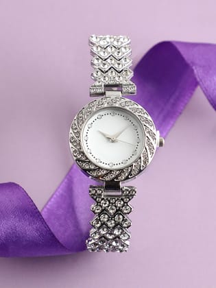 Embellished Chain Round Watch-Watches