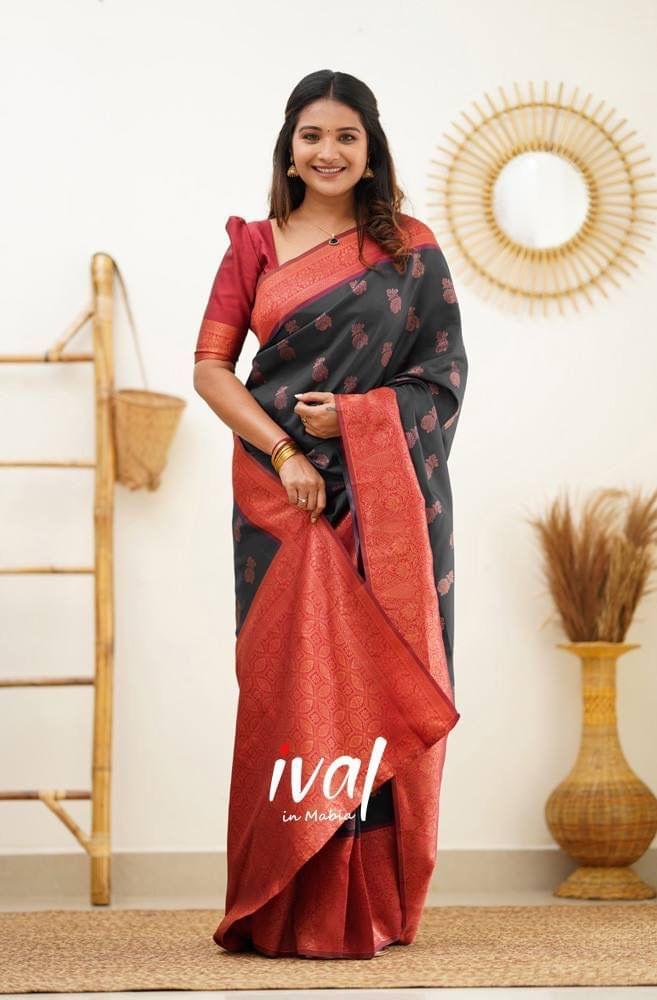 Zari Work Silk Saree With Blouse Piece