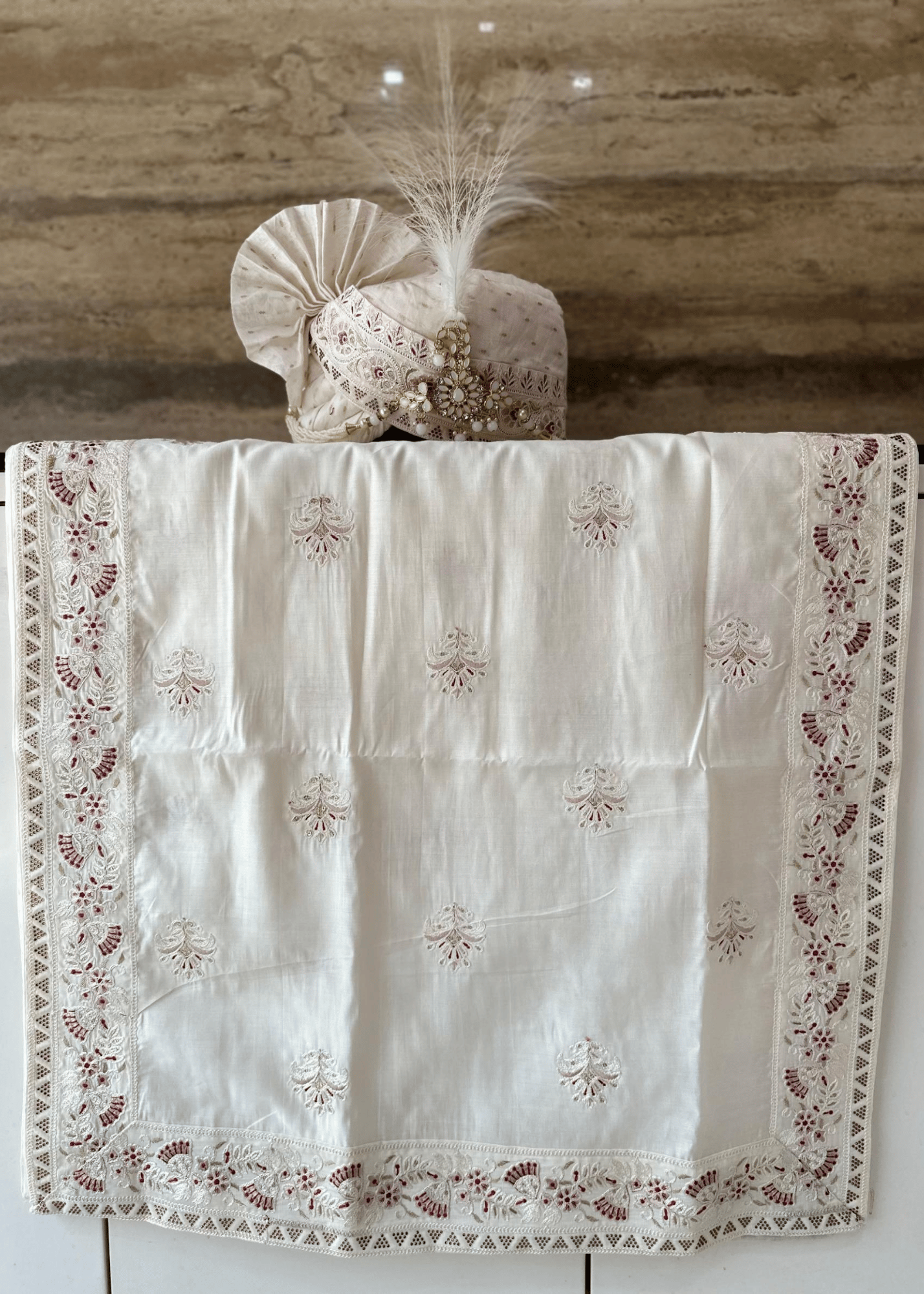 OFF WHITE X MAROON  SAFA DUPATTA SET ( HANDTIED PATTERN)