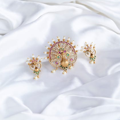 Regal Peacock Matte Locket Set-Red-Green-White / Gold Plated / Free Size