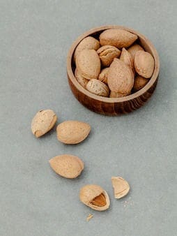 Almond Kuff With Shell - 1 Kg