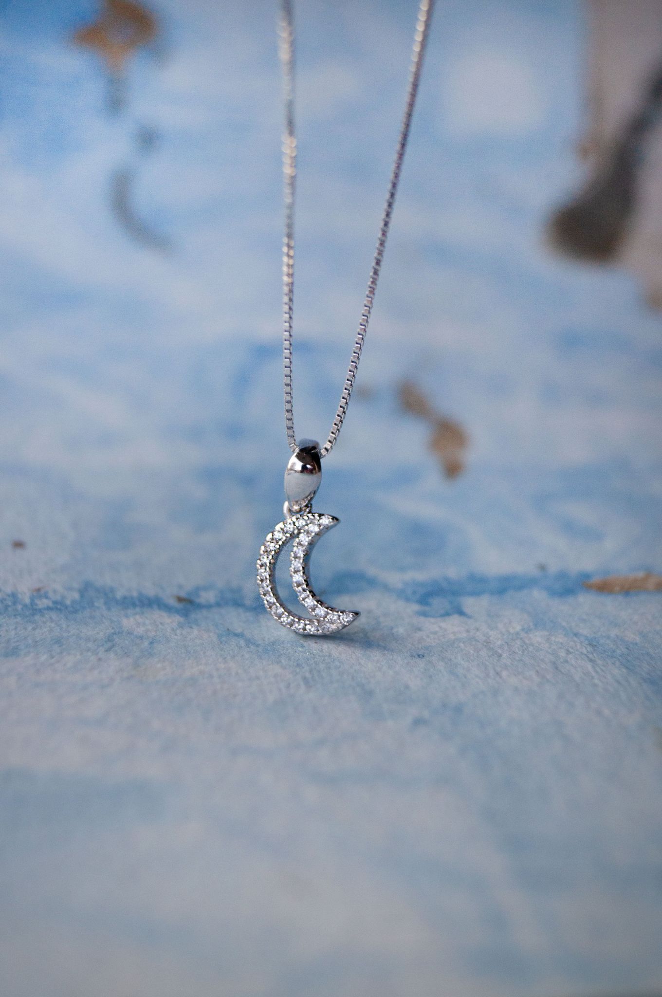 Half Moon Sterling Silver Pendant-With Chain / Silver