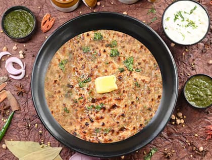 Tawa Aloo & Pyaaz Paratha With Curd And Pickle