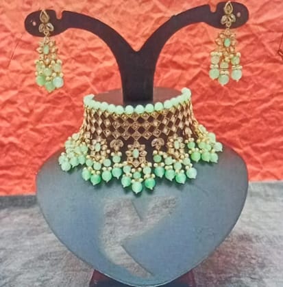 Elegant Crystal Necklace and Earrings Set