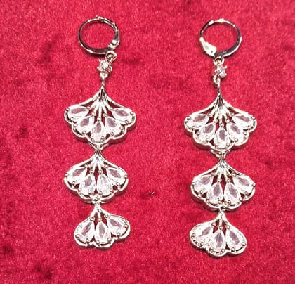 EARING AD