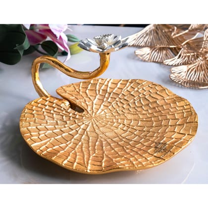 Indian Art Villa Brass Finish Lotus Flower Design Tissue Holder – Elegant Handcrafted Napkin Stand, Decorative Table Centerpiece and Home Décor