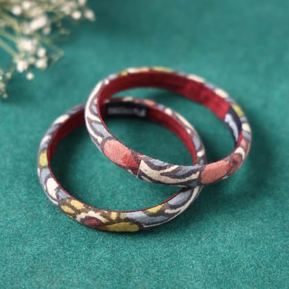 Multicolor Handpainted Kalamkari Dyed Bangles (Set of 2) Multicolor Handpainted Kalamkari Dyed Bangles (Set of 2)