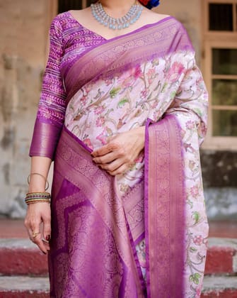 Graceful Lavender Banarasi Silk Saree with Floral Design and Zari Woven Border-Regular