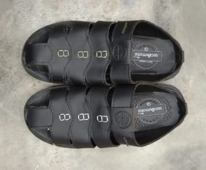 Walkmate Black SlipOn Sandals