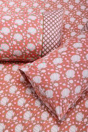Suhana Kamal Bagh Peach Cotton  Bedsheet-California King: 108 x 108 in / Peach / Pink