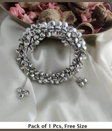 Samridhi DC Silver Bangle ( Pack of 1 )