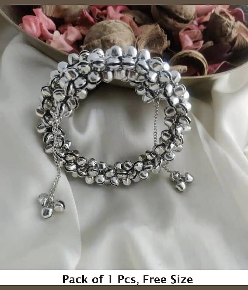 Samridhi DC Silver Bangle ( Pack of 1 )