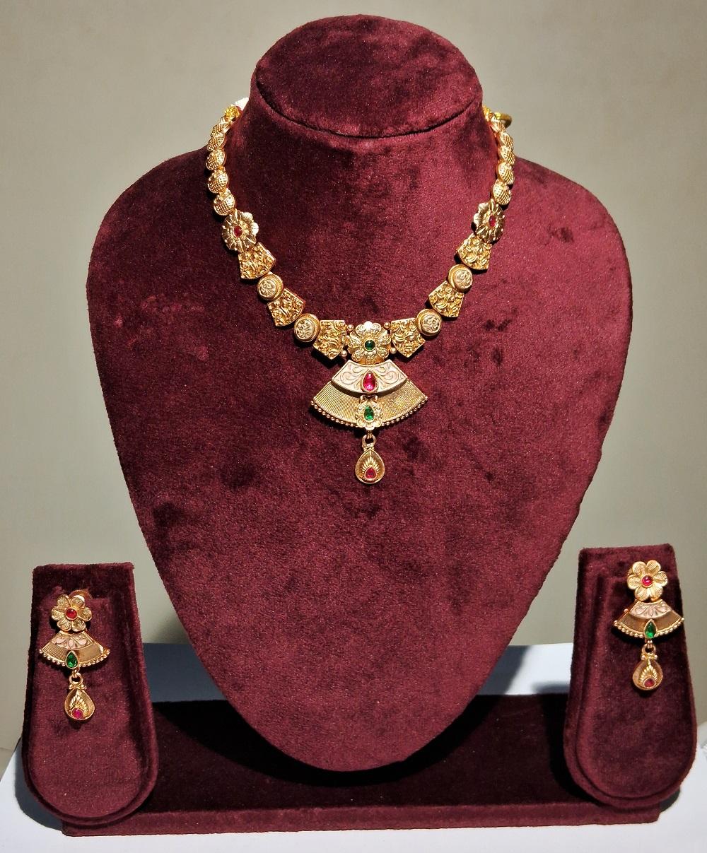 NECKLACE RAJ