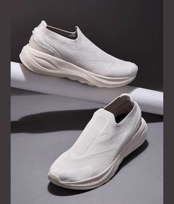 Campus JETRA White Men's Sports Running Shoes