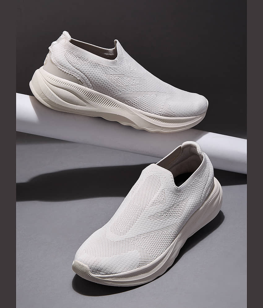 Campus JETRA White Men's Sports Running Shoes