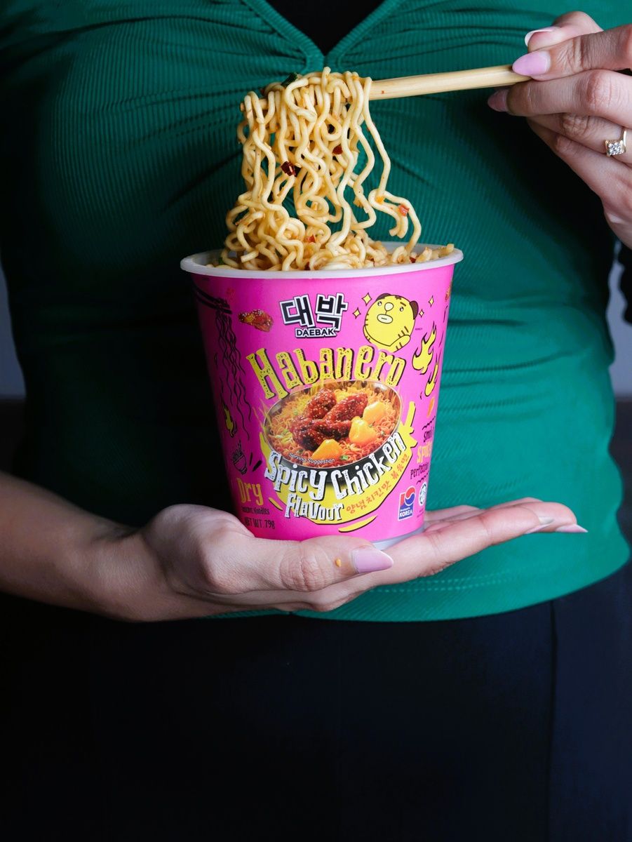 Daebak Habanero Spicy Chicken Flavour Instant Noodle Cup (85g) | Fiery Chicken Soup | Halal