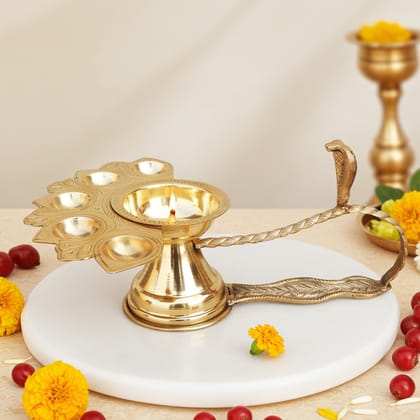 Brass Ganga Arti 5 Wicks (FMAS721 C) Brass Ganga Arti 5 Wicks (FMAS721 C)