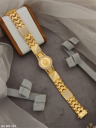 Gold Pleted Round Shap Om Design Men’s Fashion Bracelet BR-127
