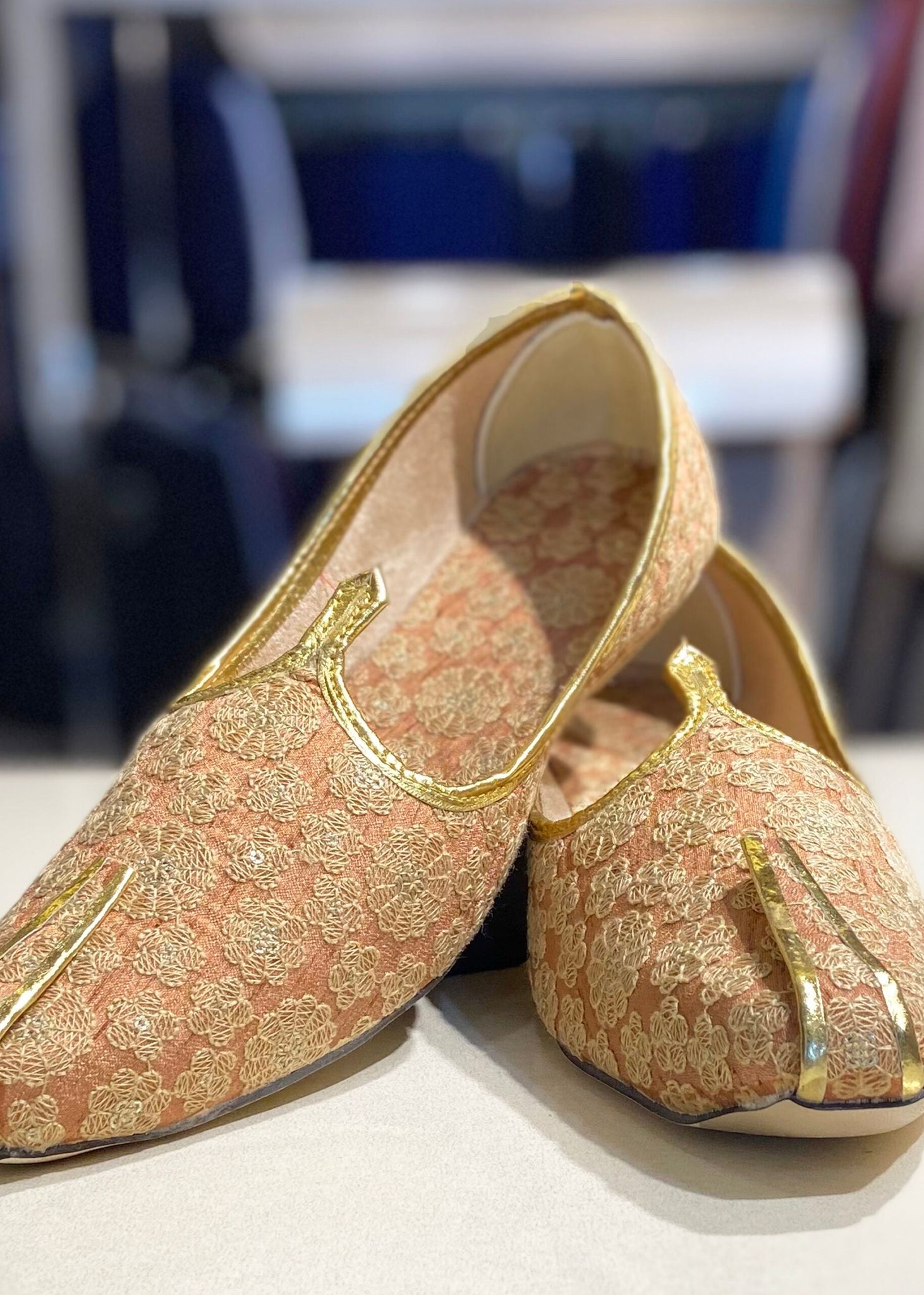 Rust Rose Golden Handcrafted Mojari Jutti for Mens-Peach