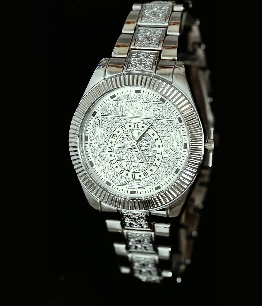 Renaissance Traders Silver Metal Analog Men's Watch