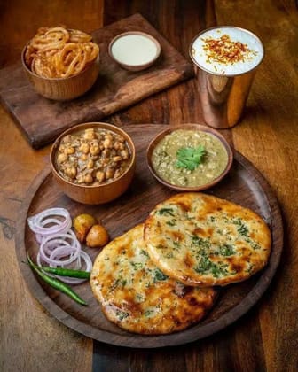 Amritsari Paneer Kulcha Thali