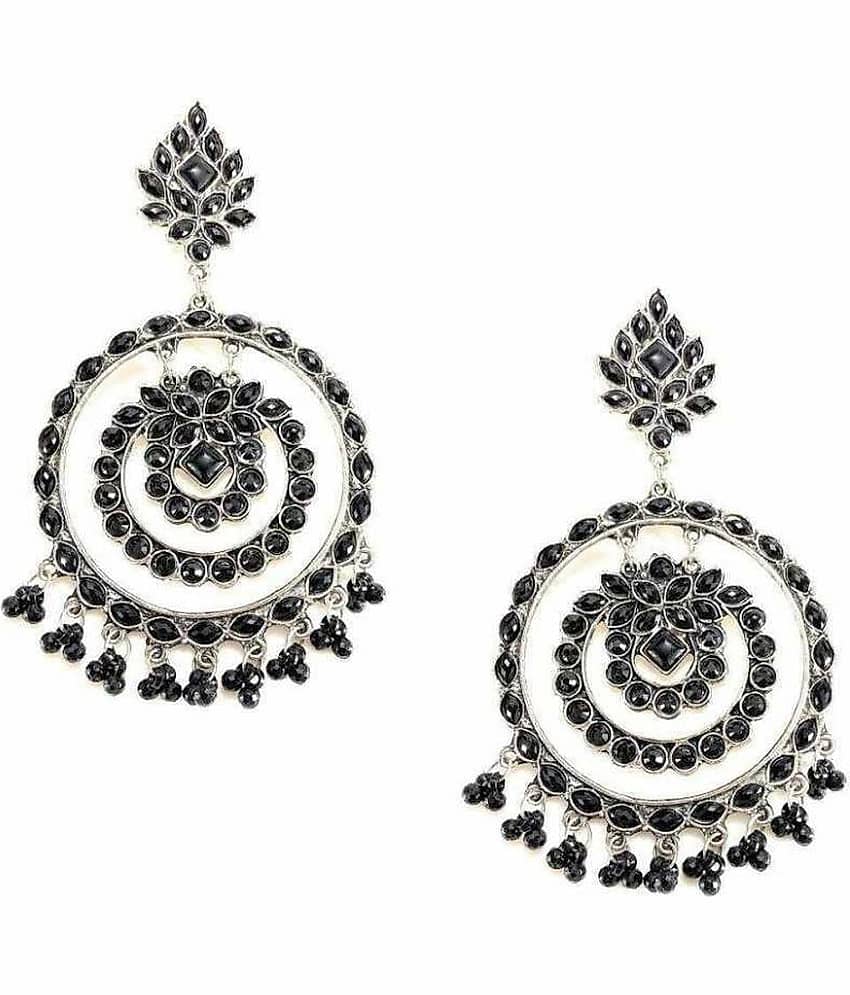 Samridhi DC Black Chandbalis Earrings ( Pack of 1 )