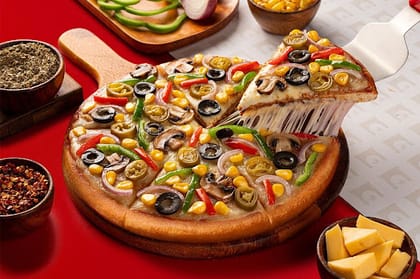 Veg Overloaded Pizza (Serves 2)