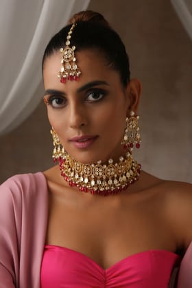 Seera Red Polki and Pearl Choker Set with Maang Tikka-Polki