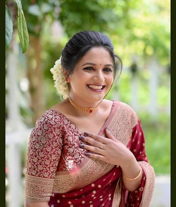 fab woven Art Silk Woven Kanjeevaram Sarees With Unstitched Blouse Piece ( Maroon )