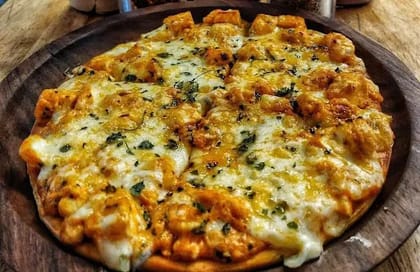 Schezwan Paneer Pizza [8 Inches]