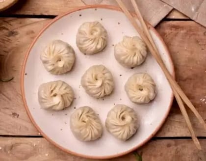 Chicken Steamed Oats Momos [8 Pieces]