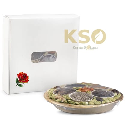 Handcrafted palm leaf Assorted Kerala Spices Gift Box Handcrafted palm leaf Assorted Kerala Spices Gift Box