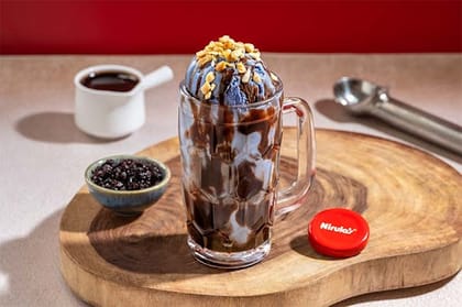 Black Currant Hot Chocolate Fudge