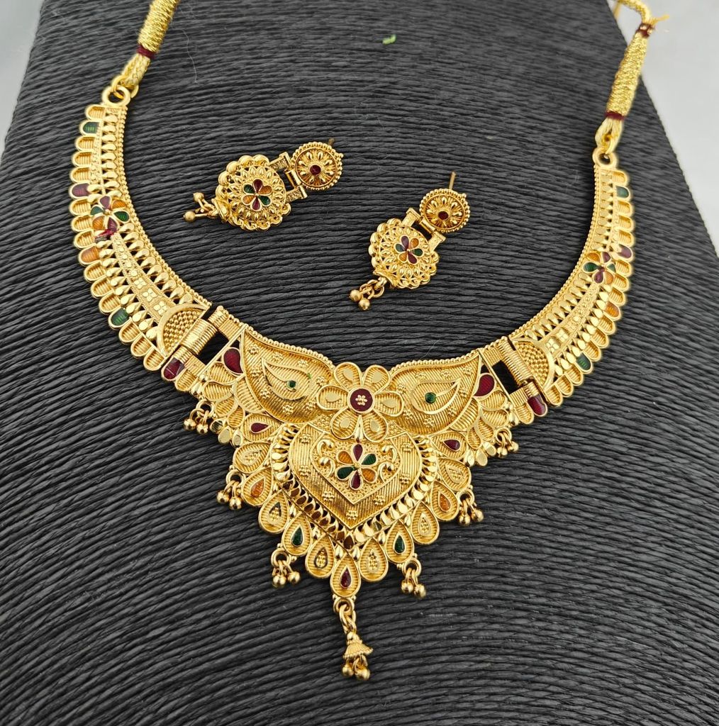 Exquisite Gold-Plated Kundan Choker with Earrings