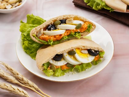 Makhani Egg Pita Pocket